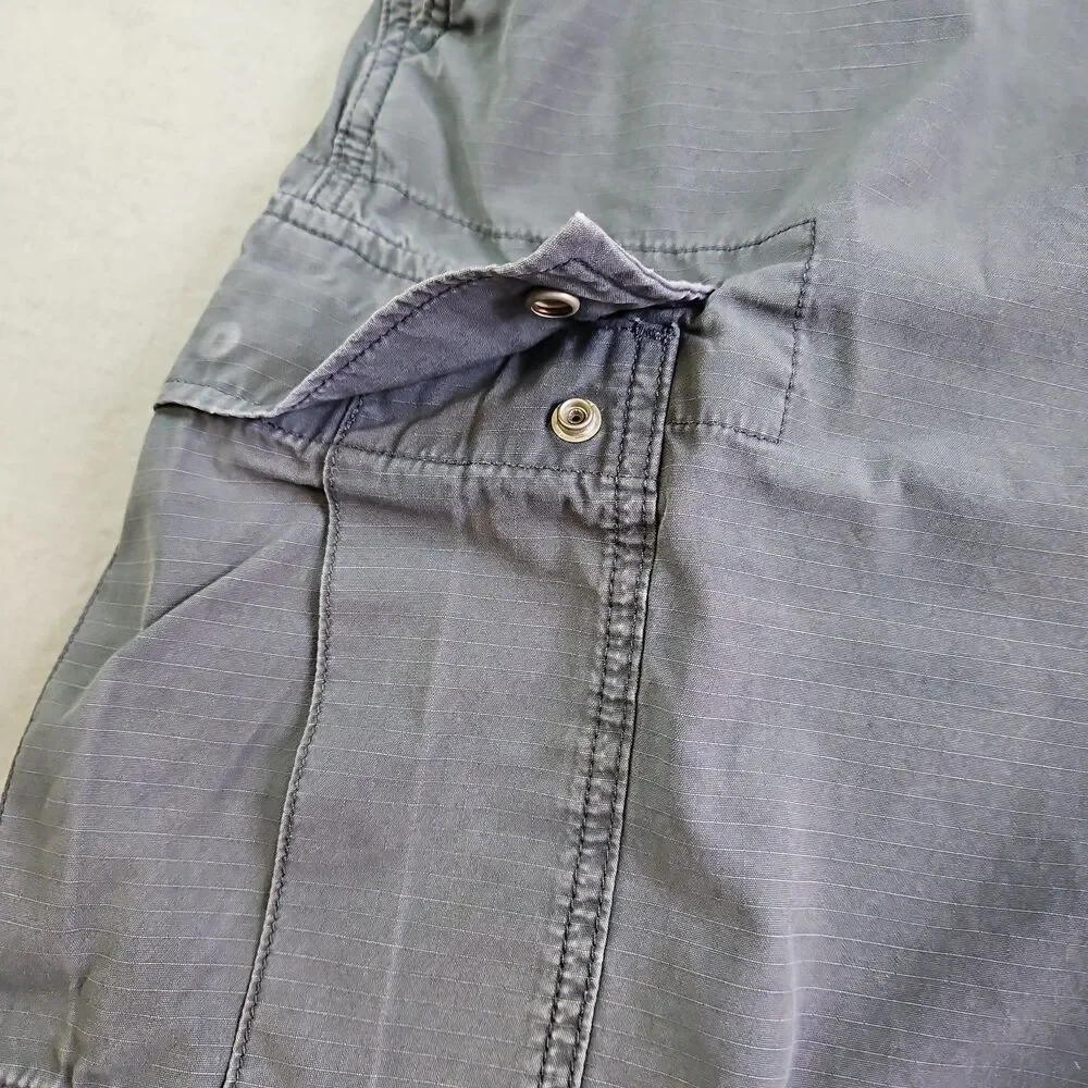 Vintage Y2K Levi Strauss & Co. Cargo Shorts Size 38 Gray Snap Button Pockets